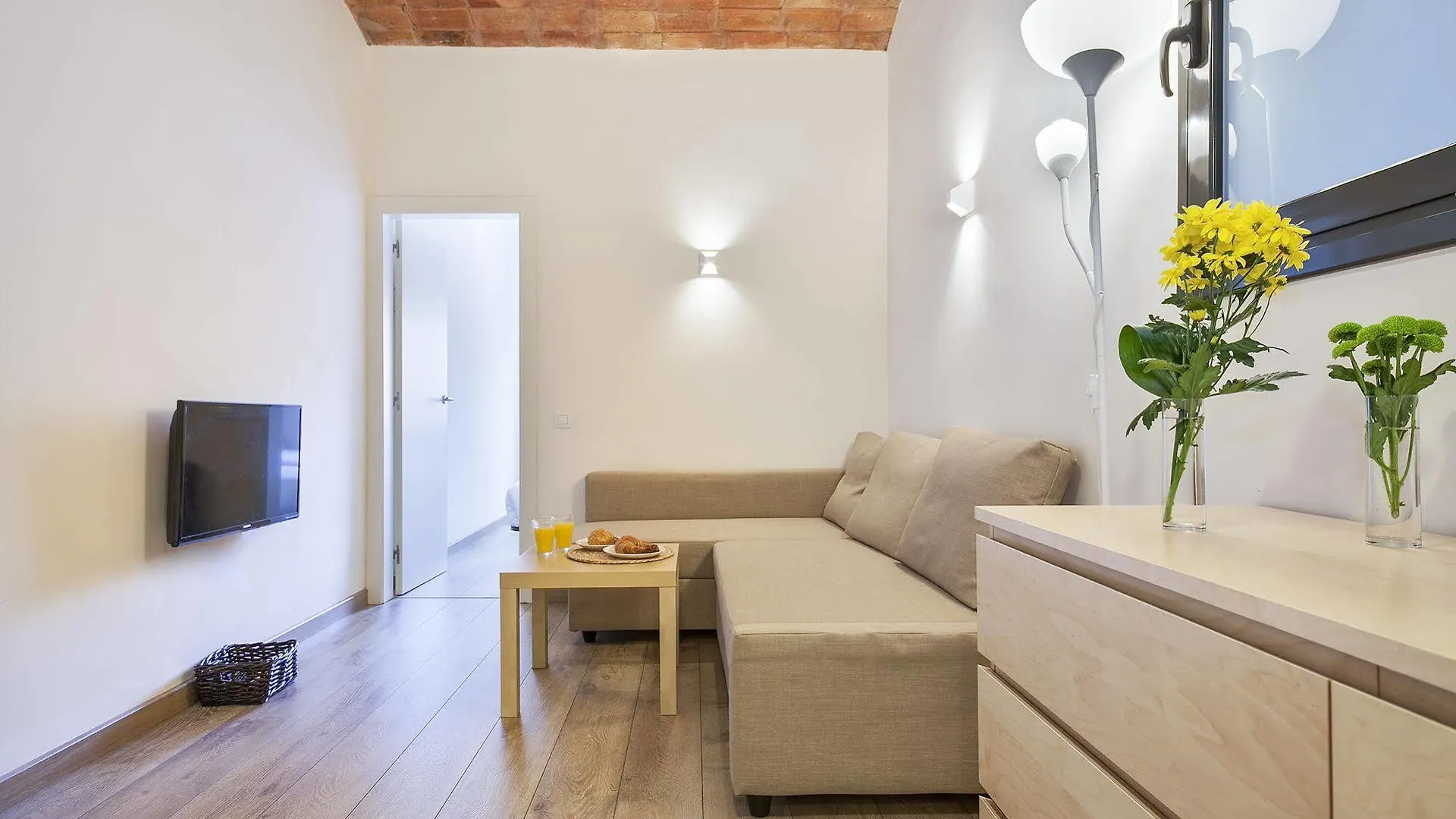 Fira Apartments By Gaiarooms Барселона
