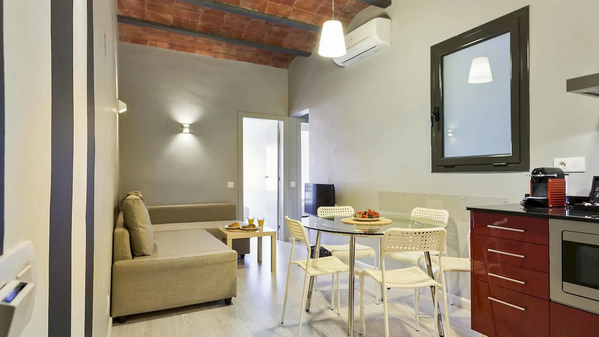 Fira Apartments By Gaiarooms Барселона