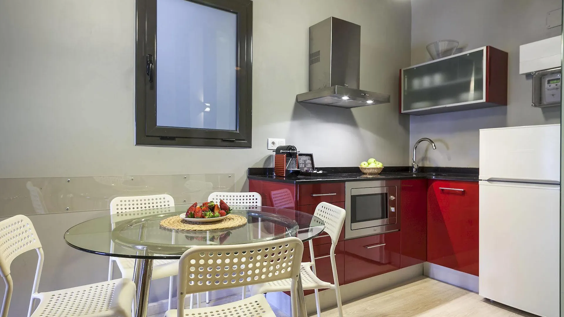 Fira Apartments By Gaiarooms Барселона